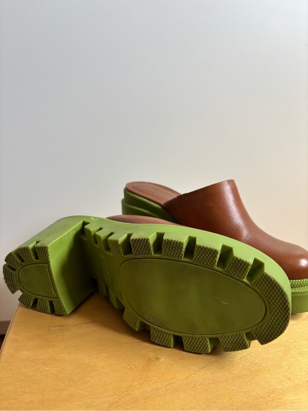 Gianni Bini End-game Leather Platform Mules with Green Rubber Lug Sole - Picture 4 of 5